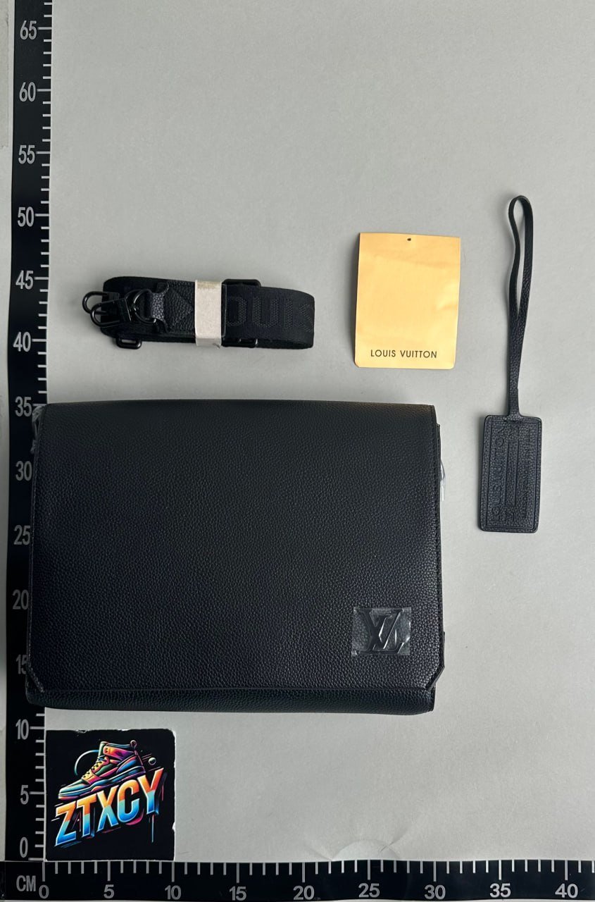 Louis Vuitton Shoulder Bag