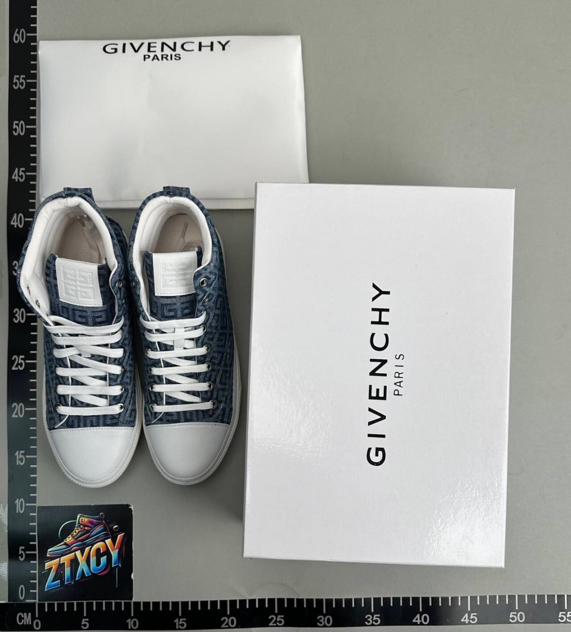 Givenchy Sneakers