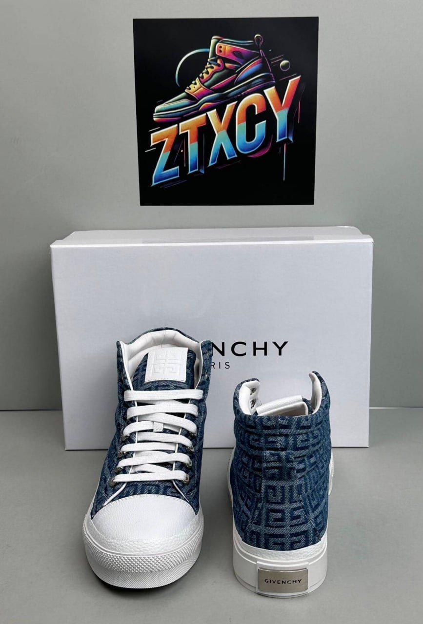 Givenchy Sneakers