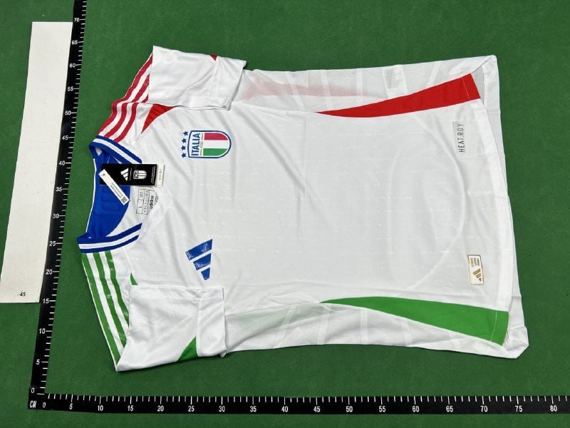 adidas Football T-shirt (39 CP)