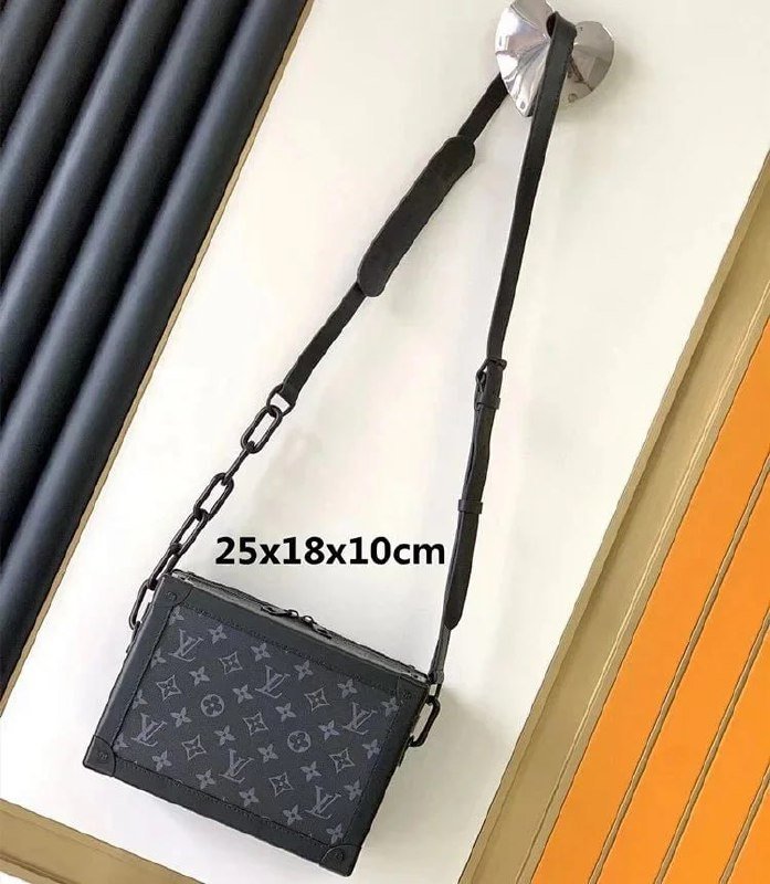 LV CHAIN genuine leather bag