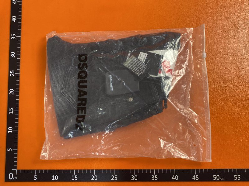 Dsquared2  shorts (40+)