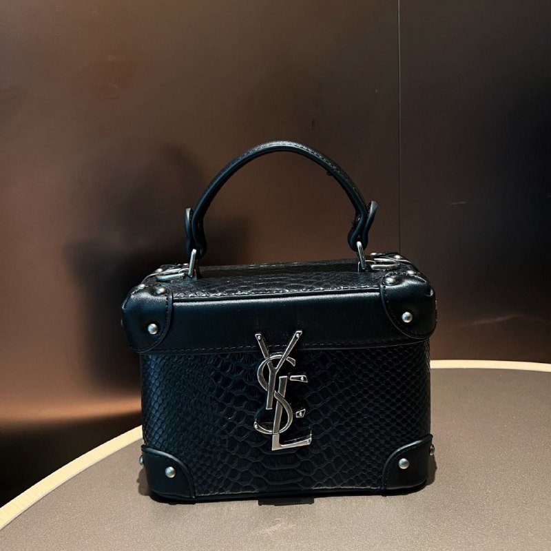 Saint Laurent Shoulder Bag