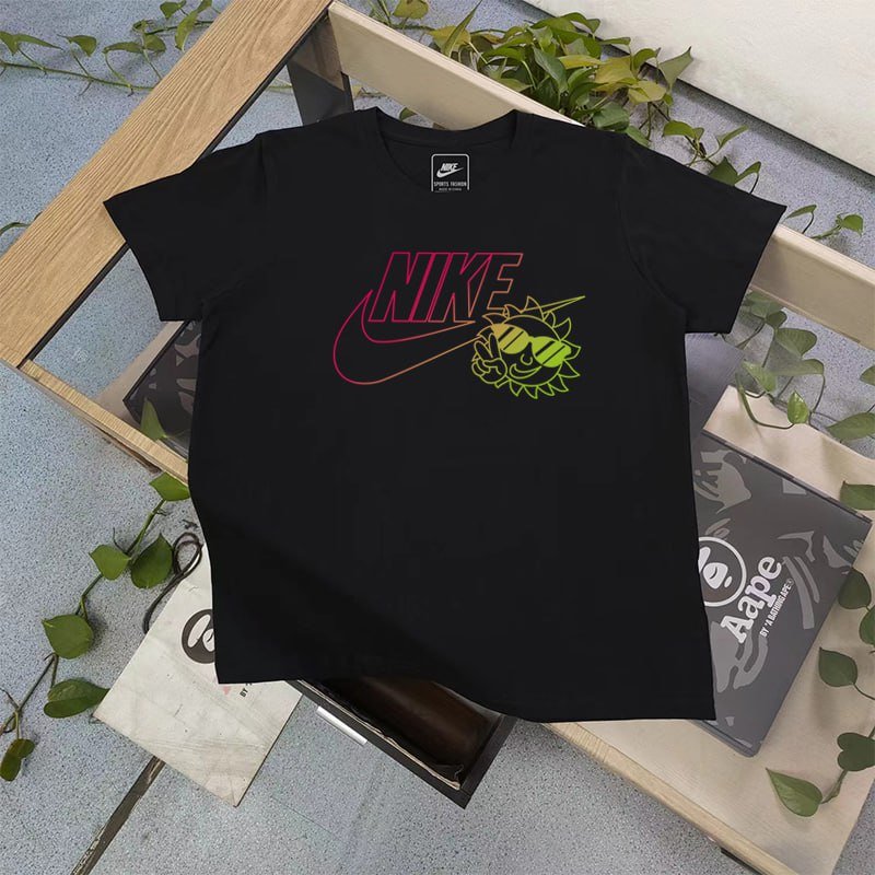 NIKE T-shirt