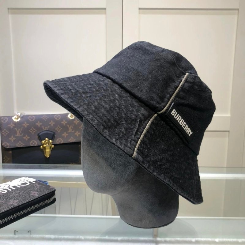 Burberry bucket hat