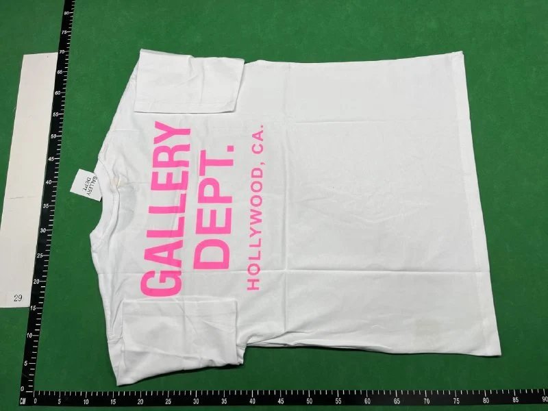 GALLERY  T-shirt