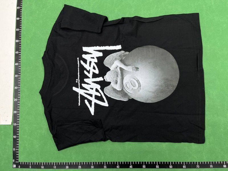 Stussy tee    (40 CP)